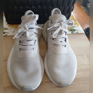 Adidas Pods 3.1 Size 7.5 Athletic Workout Gym